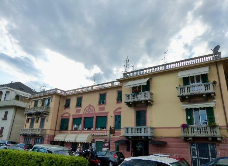 Maresuite Albissola Marina Bagian luar foto